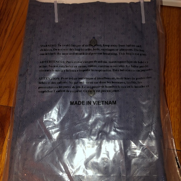 Express NWT sealed men’s shirt Medium - Picture 3 of 4